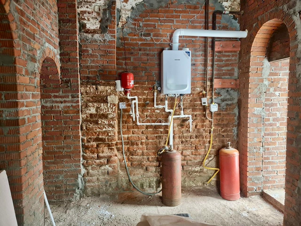 Залили пол и установили котел в храме Архангела Михаила в селе Теренеево