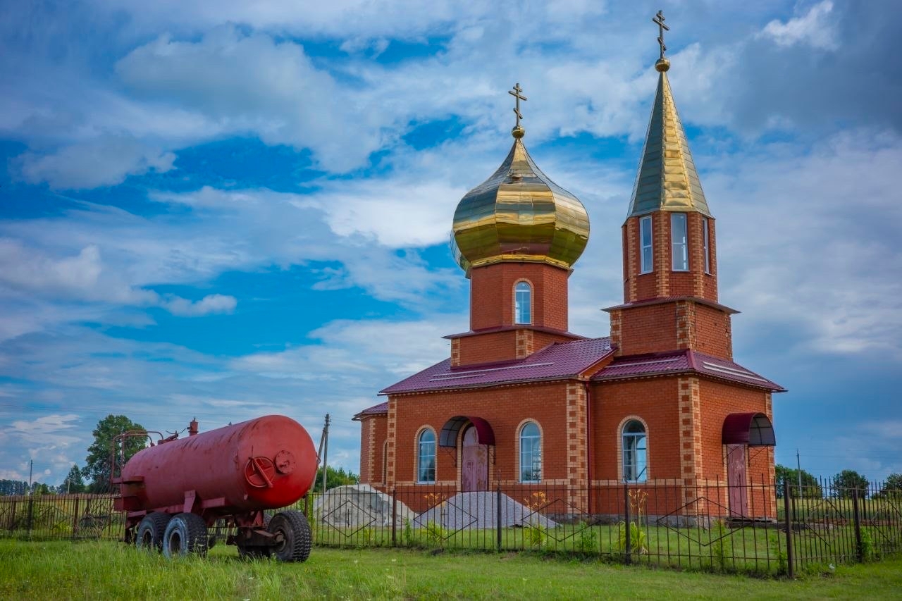 В храме Святителя Николая Чудотворца в селе Наумовка начались работы по устройству тёплого пола.